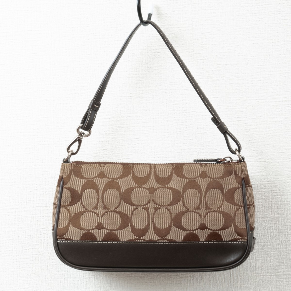 極美品】COACH(コーチ)シグネチャー アクセサリーポーチ 極美品】COACH(コーチ)シグネチャー アクセサリーポーチ