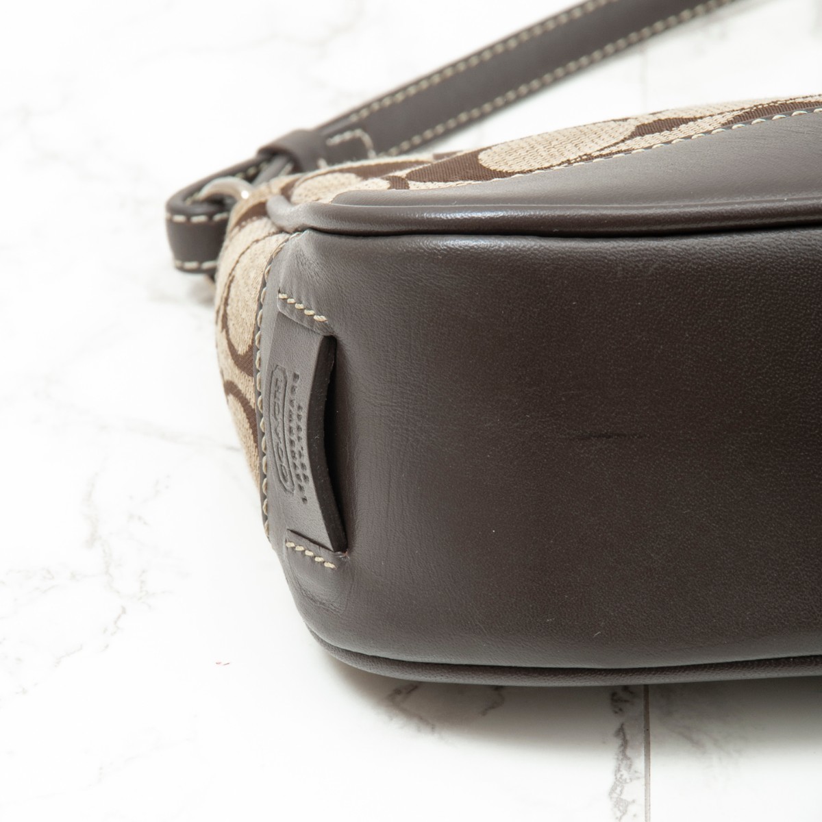 極美品】COACH(コーチ)シグネチャー アクセサリーポーチ 極美品】COACH(コーチ)シグネチャー アクセサリーポーチ