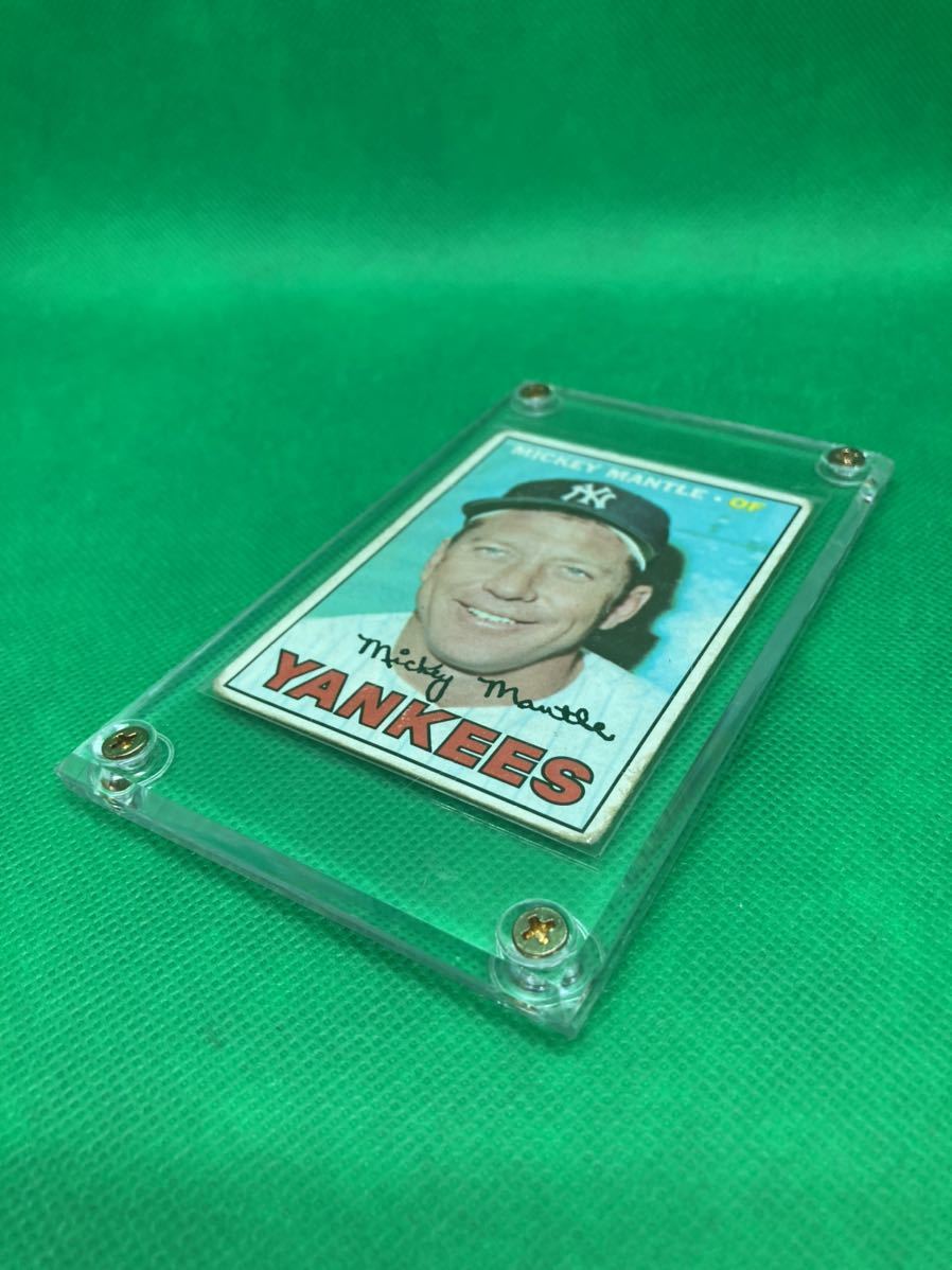 MLB】697 ミッキー・マントル 野球カード TOPPS 1967年 MLB】697 ミッキー・マントル 野球カード TOPPS 1967年