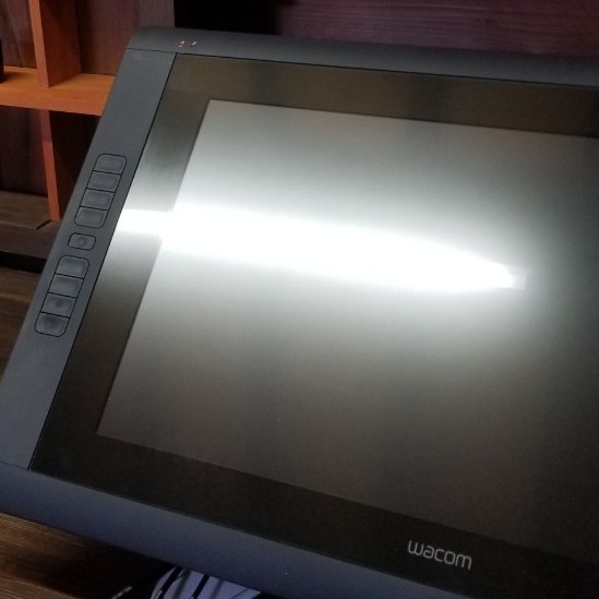 ワコム　Cintiq 22HD　液晶ペンタブレット本体