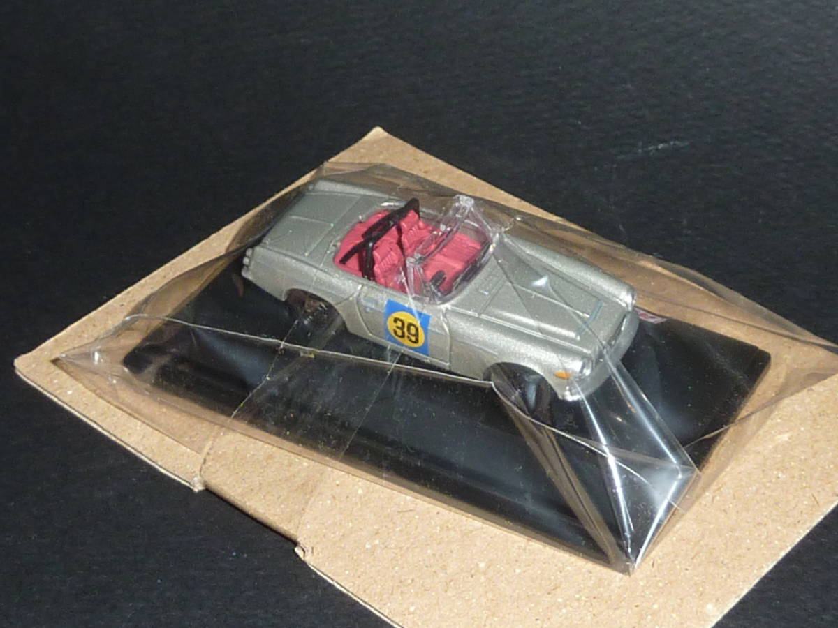 REAL-X NISSAN RACING CAR histories collection Datsun Fairlady Z 2000 No.39 серебряный DATSUN FAIRLADY 1:72yo- Dell 