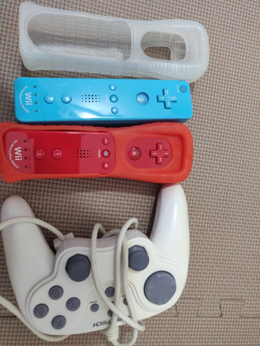 任天堂WiiU Wiiリモコンプラス 2個セット  赤/青  コントロール