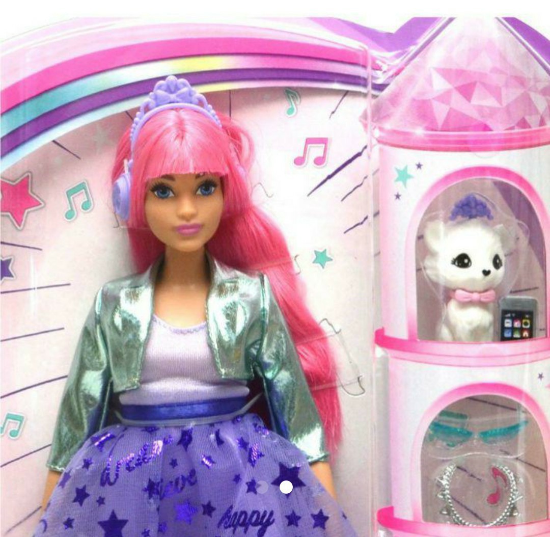 新品未開封プリンセスアドベンチャーデイジー バービー人形ピンク髪 ピンクヘアー
