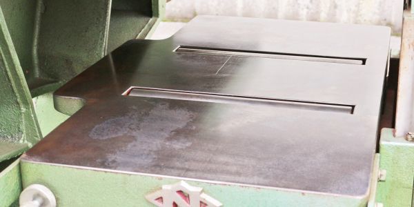 Yahoo!オークション - 【新潟発】西野製作所 万能 木工機 MK-900 Yahoo!オークション - 【新潟発】西野製作所 万能 木工機 MK-900