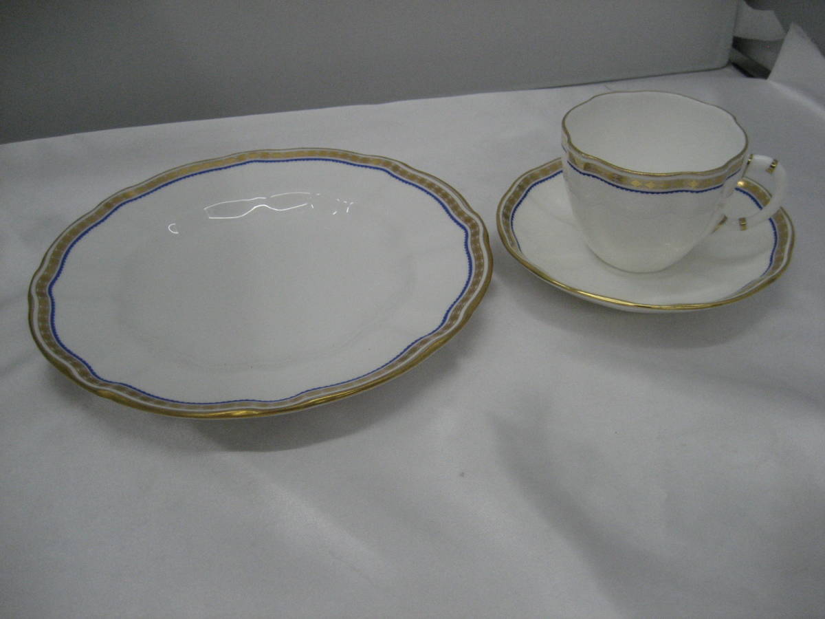 人気の春夏 Royal 西洋陶磁 食器 Doulton Royal 陶器 お皿2枚 ティーカップ 2客 カップ ソーサー ロイヤルクラウンダービー Derby Crown ロイヤルクラウンダービー Labelians Fr