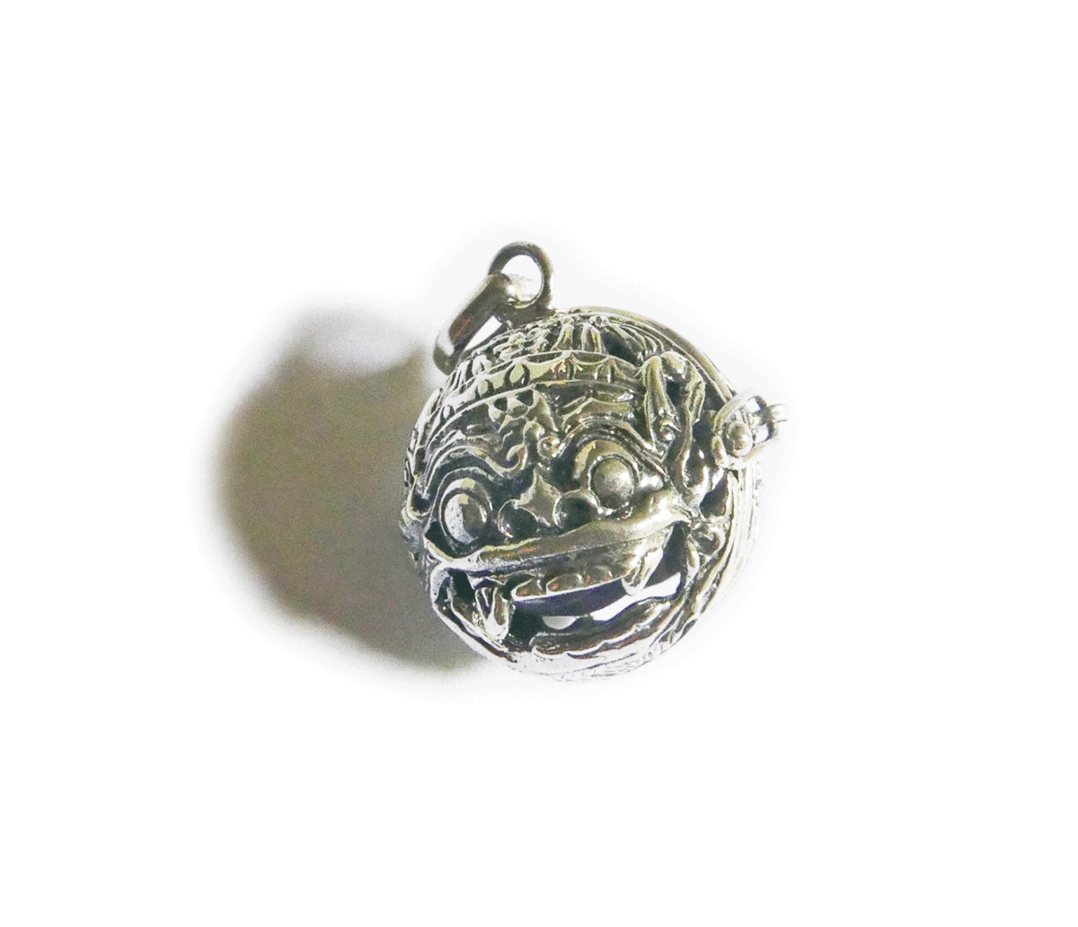 ［Silver925］バリ島の神様「バロン」の中身が取り出せるオープンタイプ・シルバーペンダント（アメジスト）♪大切なものを中に入れても♪
