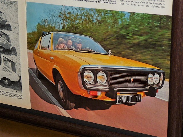 1971年 USA 70s vintage 洋書雑誌記事 額装品 Renault 15, 17 ルノー / 検索用 ガレージ 店舗 看板 装飾 ( A3size・雑誌見開きサイズ ) _画像6