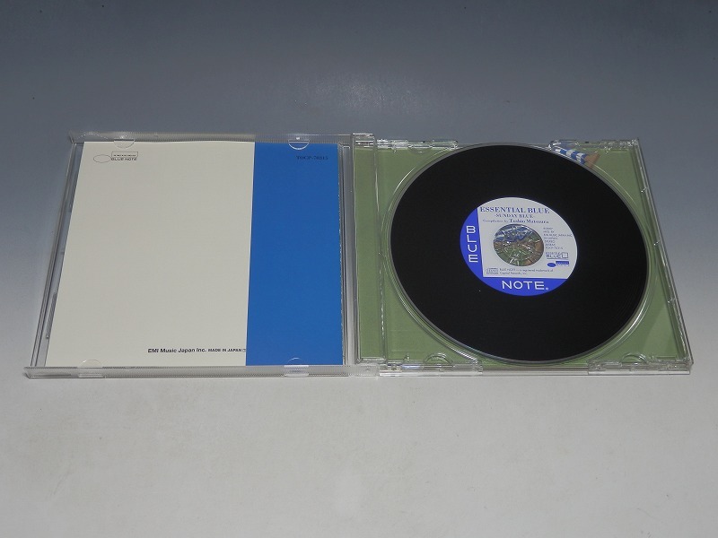 ESSENTIAL BLUE -Sunday Blue- Compilation by Toshio Matsuuura сосна .. Хара записано в Японии CD/U.F.O.