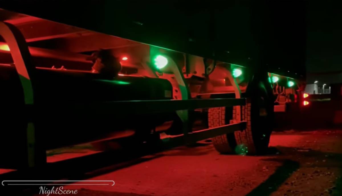 平成30年式 日野レンジャー 中型フックロール カスタム用 LEDマーカーセット タイヤ灯 作業灯 シャーシマーカー ブルー 24V トラック_画像7