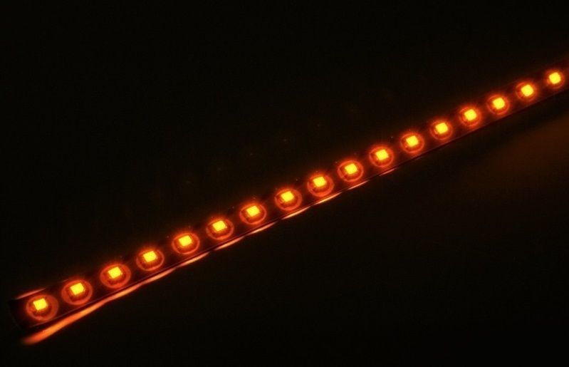 LED テープ　流星タイプ　LEDの光が流れる 好きな長さにカット可能なテープタイプ アンバー 60cm RT-6A　BREEZY NANIYA_画像1