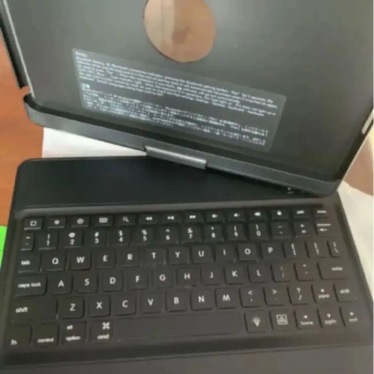 Bluetooth (iPad 10.2専用ブラック)キーボード ケース10色バックライト付き 3段階輝度調整可能 360度回転式