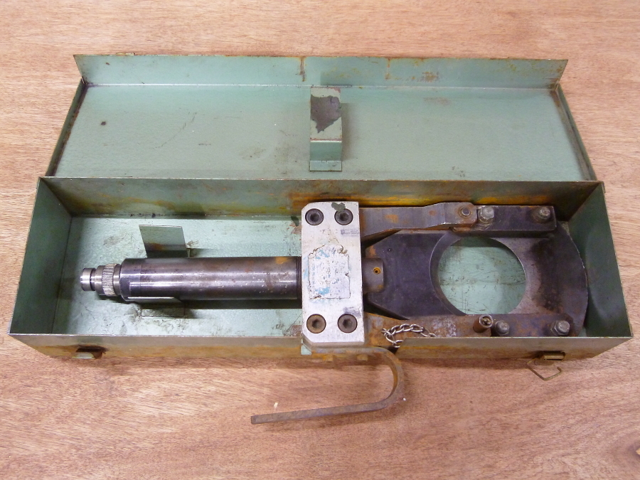 油圧式 ケーブルカッター CC-2(産機興業株式会社)? 油圧式 ケーブルカッター CC-2(産機興業株式会社)?