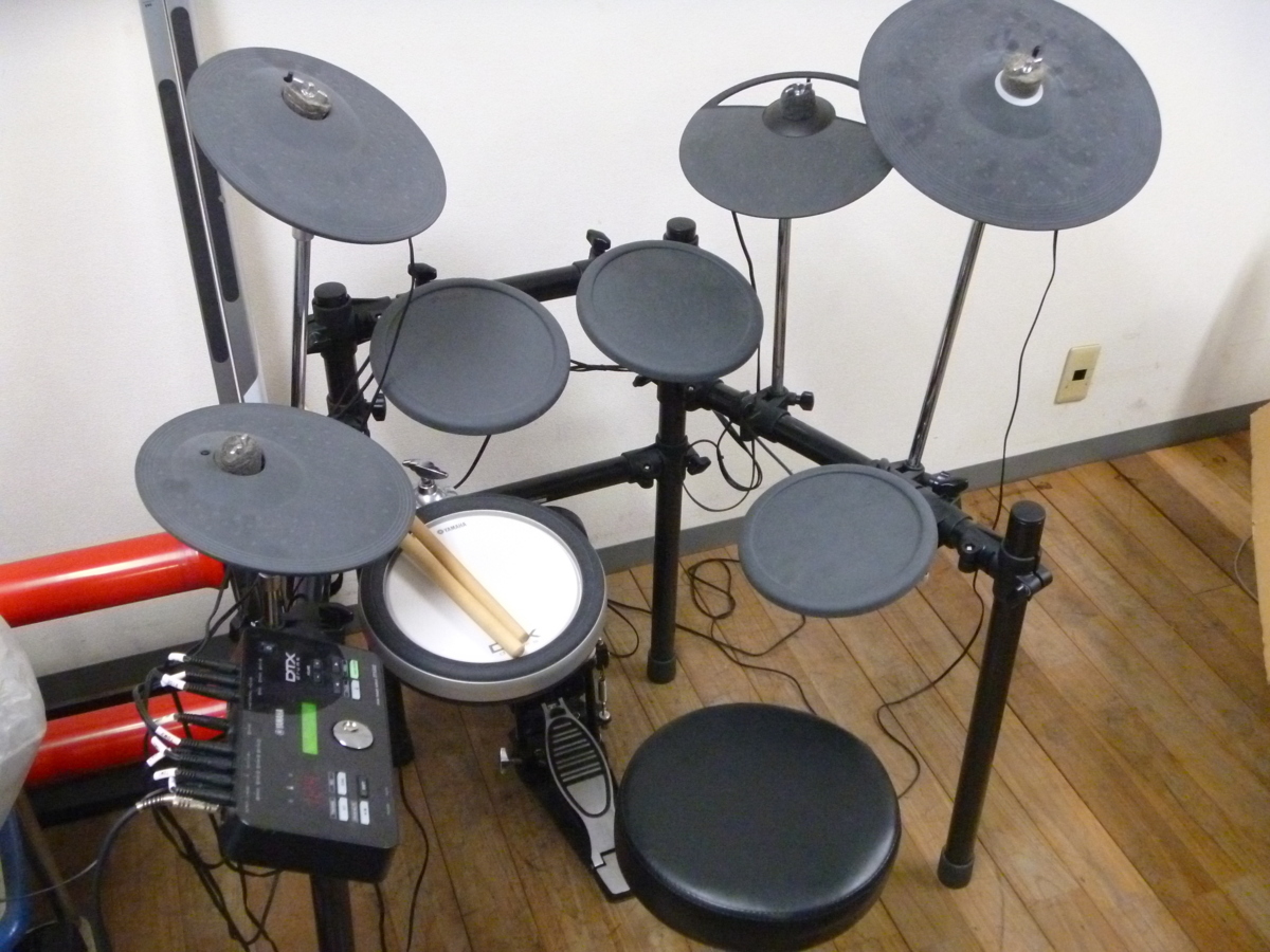 2021公式店舗 電子 ヤマハ YAMAHA ドラム 防音 練習用 打楽器 ヤマハ 椅子付き DTX502 セット 電子ドラム