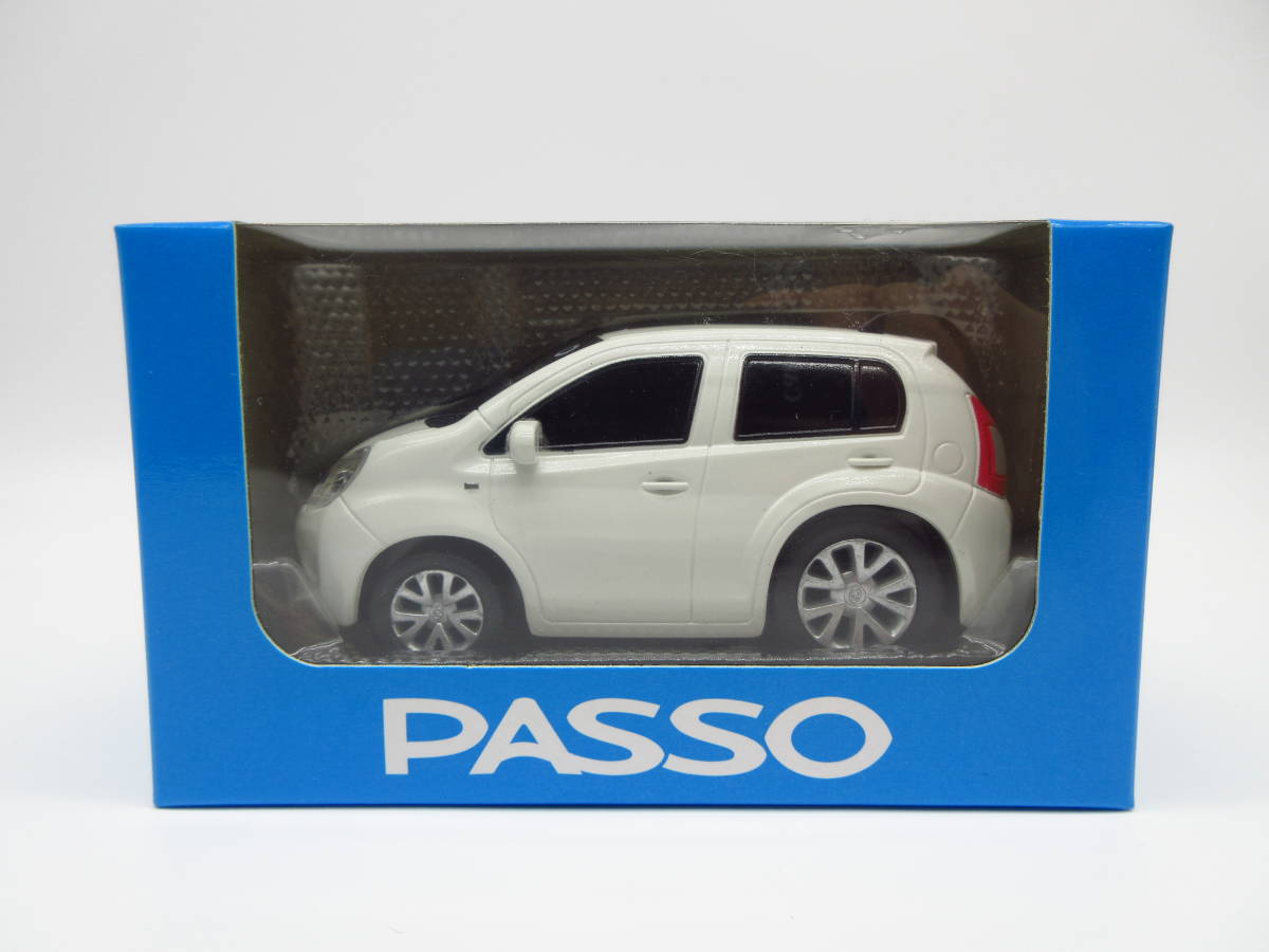 トヨタ ２代目パッソ PASSO 後期 非売品　プルバックカー　ミニカー　ホワイト_画像1