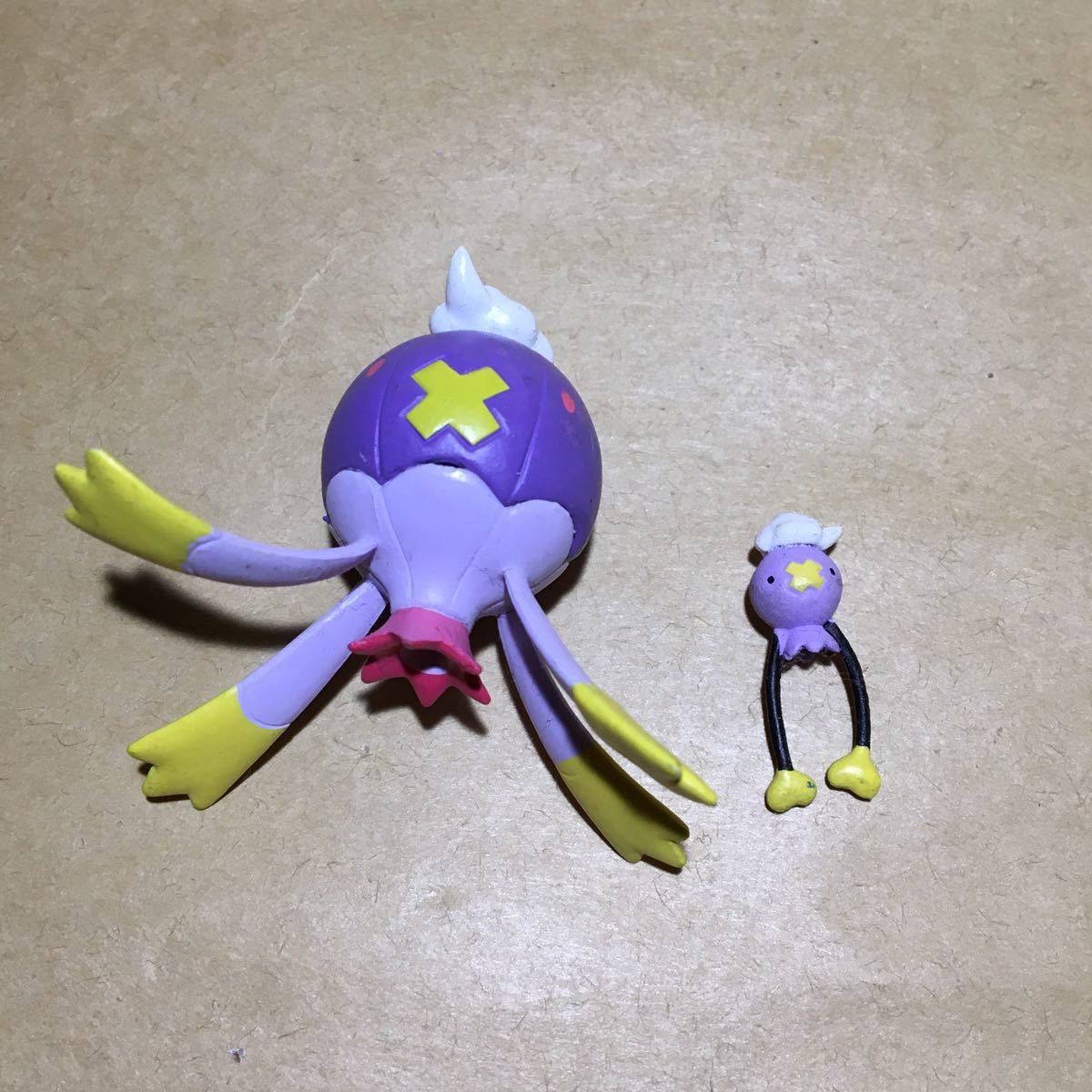 ヤフオク 立体ポケモン図鑑 フワライド フワンテ