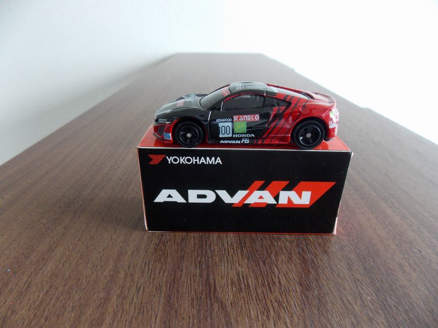 ＊538 トミカ　希少　YOKOHAMA 　ADVAN　NO.43　NSX　未使用に近い！　サスペンション　S=1/62　透明ケース付き