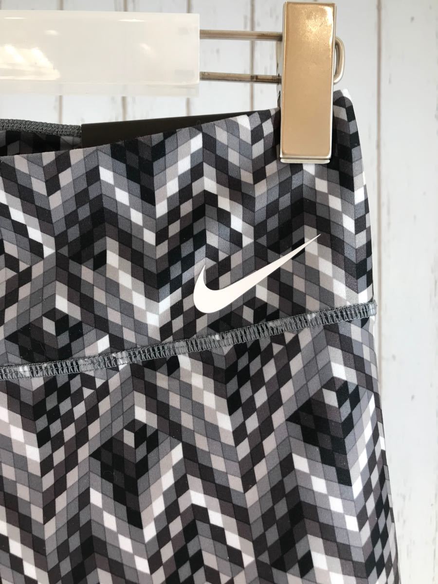 ナイキ　NIKE  新品未使用　クロップト　パンツ　タイツ　柄物