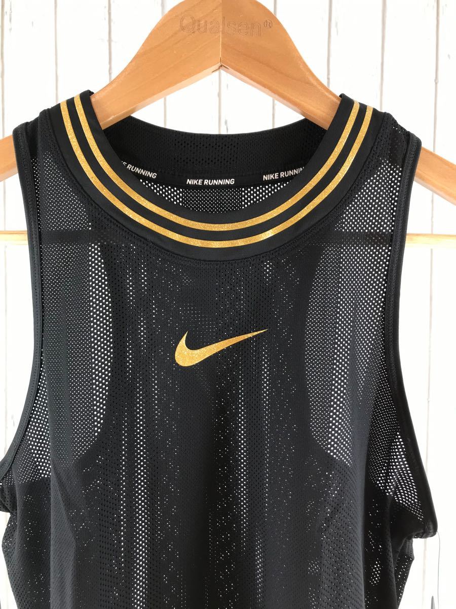 NIKE  ナイキ　 新品未使用　黒　ゴールド　タンクトップ　トップス