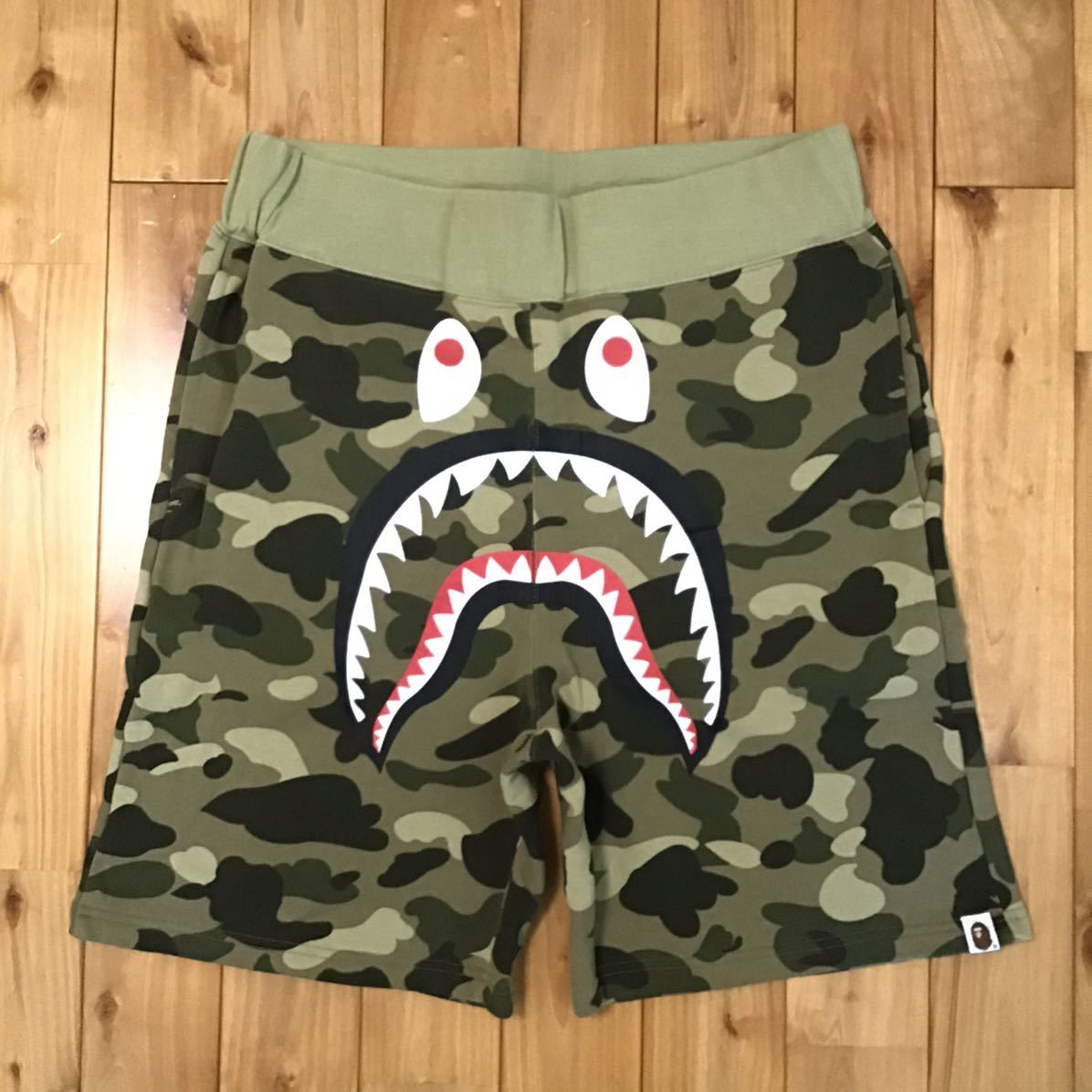 beige camo シャーク ハーフパンツ Lサイズ a bathing ape BAPE shark shorts ショーツ エイプ ベイプ アベイシングエイプ 迷彩 md98_画像1