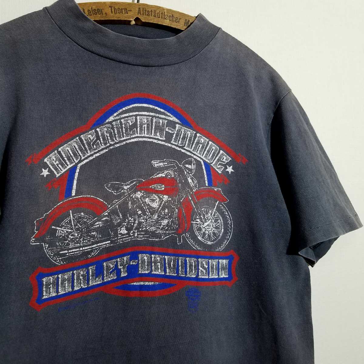 【ラッピング無料】 《フェードブラック / ショベルヘッド パンヘッド emblem 3d ビンテージ Tシャツ プリント ハーレーダビッドソン USA製 見事な経年》80s イラスト、キャラクター 【ラッピング無料】 《フェードブラック / ショベルヘッド パンヘッド emblem 3d ビンテージ Tシャツ プリント ハーレーダビッドソン USA製 見事な経年》80s イラスト、キャラクター