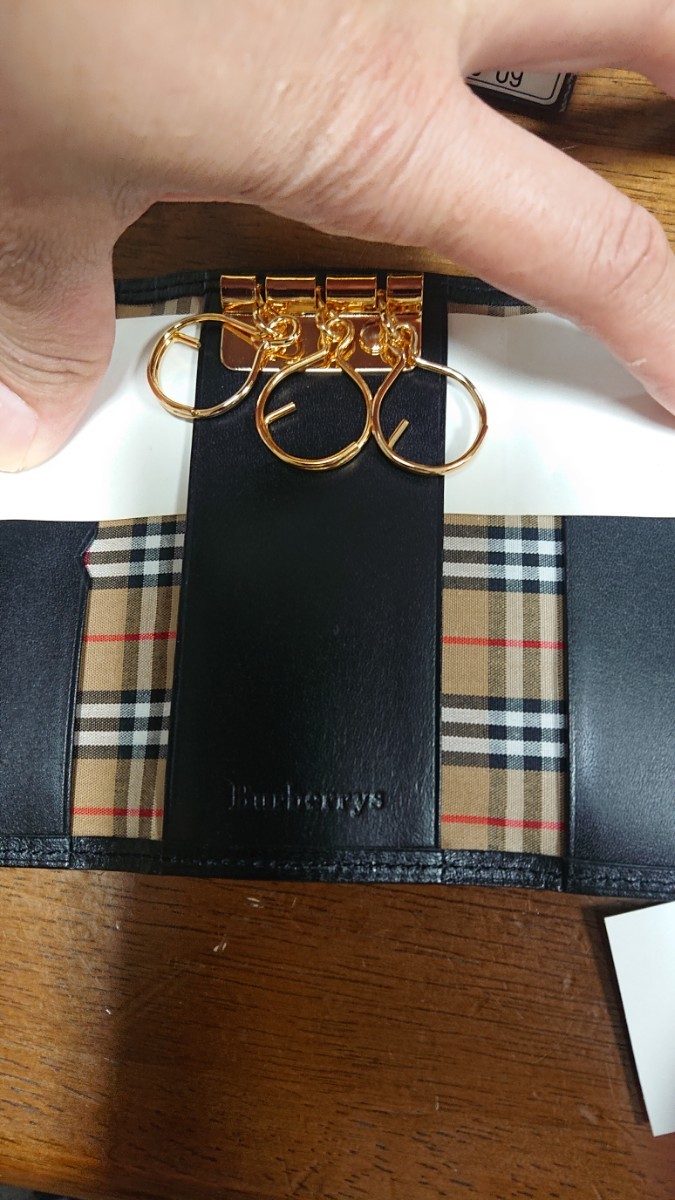 グレイ系正規店仕入れの 美品✨箱付き♪バーバリー ノバチェック 3連
