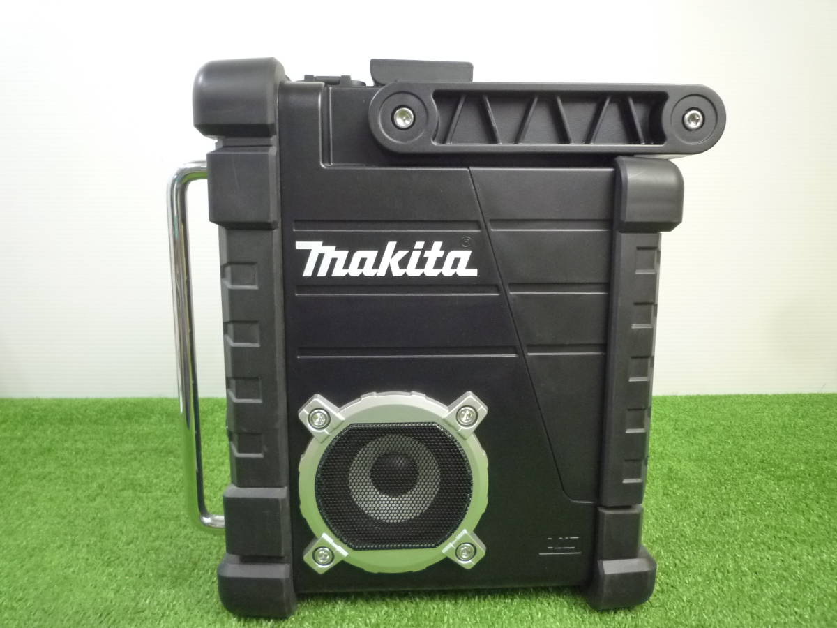 美品【MAKITA / マキタ】 MR103B 充電式ラジオ 本体のみ ACアダプタ付 黒_画像4