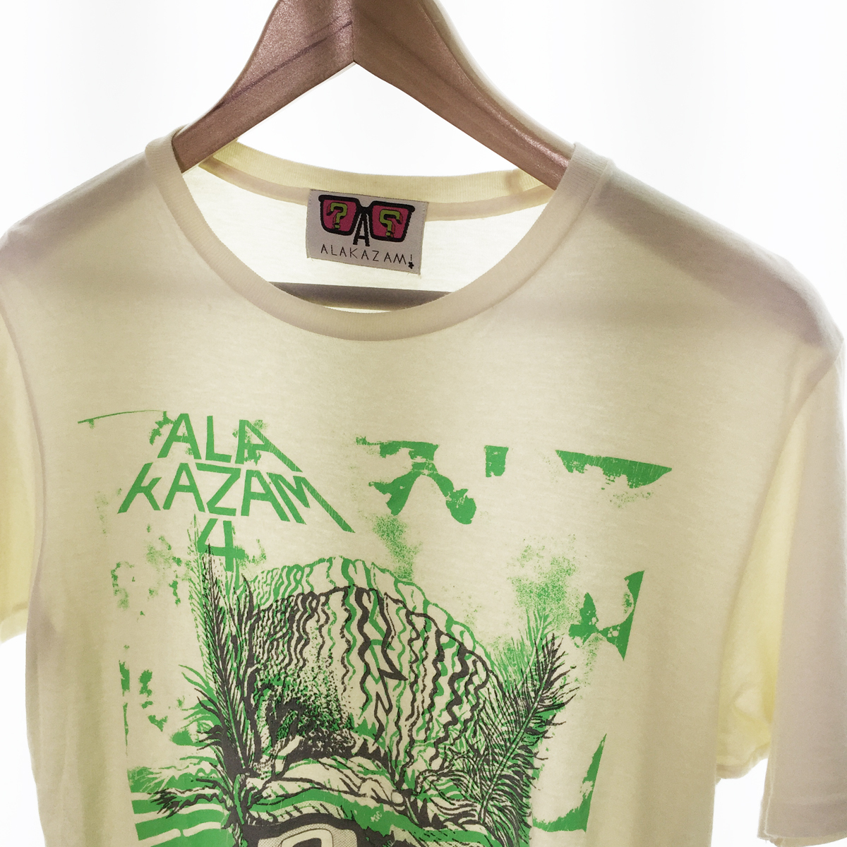 ●アラカザミ ALAKAZAMI 半袖 フェイスプリント クルーネック Tシャツ メンズ クリーム×グリーン トップス カットソー 1AA/29030_画像2