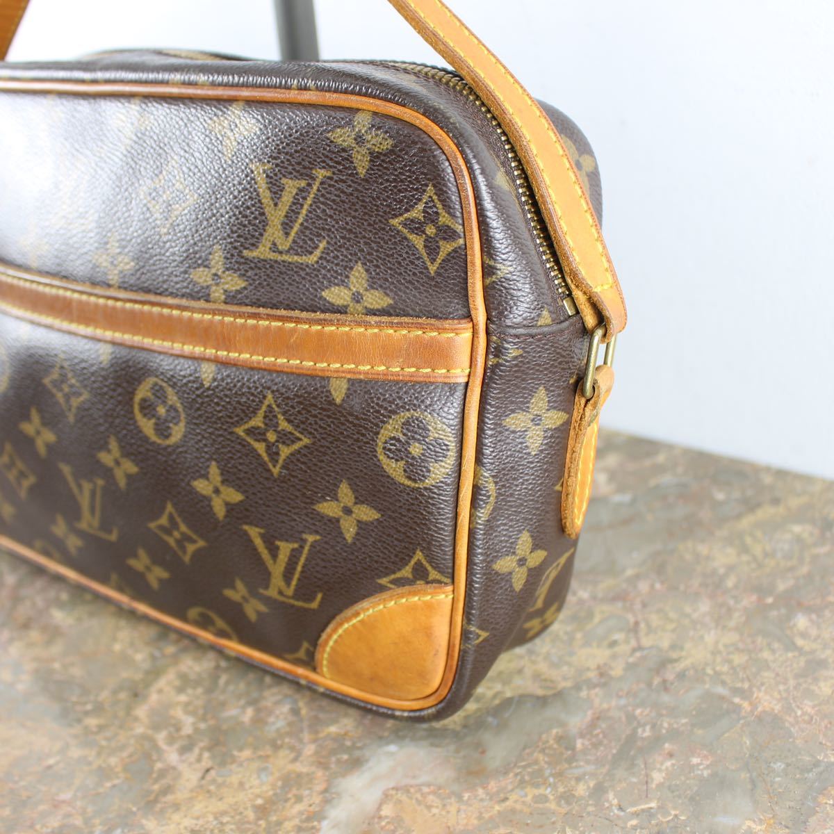 LOUIS VUITTON M51272 MB0044 MONOGRAM PATTERNED SHOULDER BAG MADE IN FRANCE/ルイヴィトントロカデロモノグラム柄ショルダーバッグ_画像2