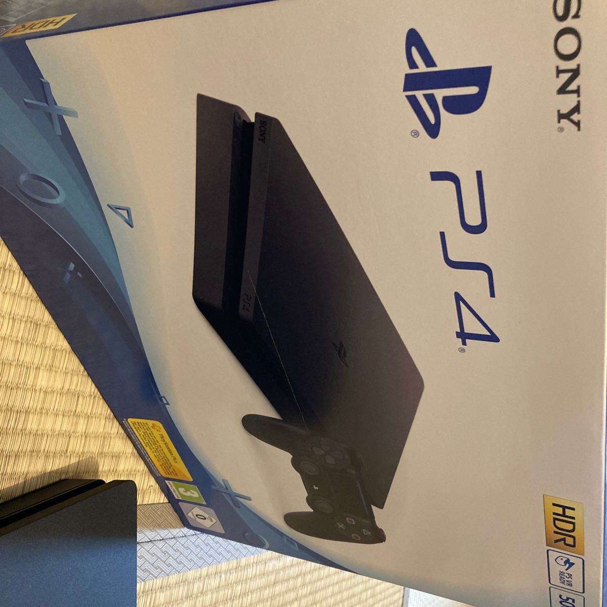 SONY PS4 本体 (500 GB)