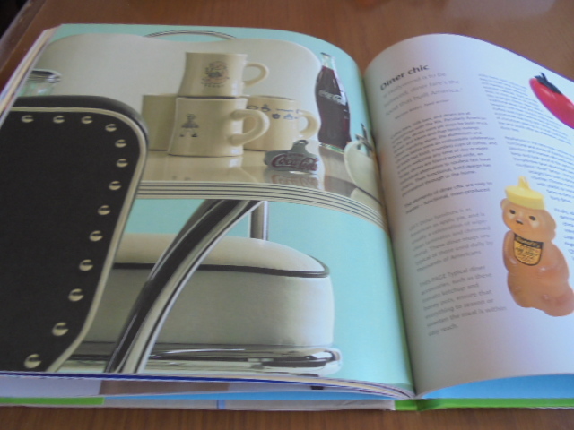 洋書Retro Style　レトロスタイルインテリア　50年代スタイル　素材　パターン　クラシック　家具　キッチン　ファブリック　_画像4