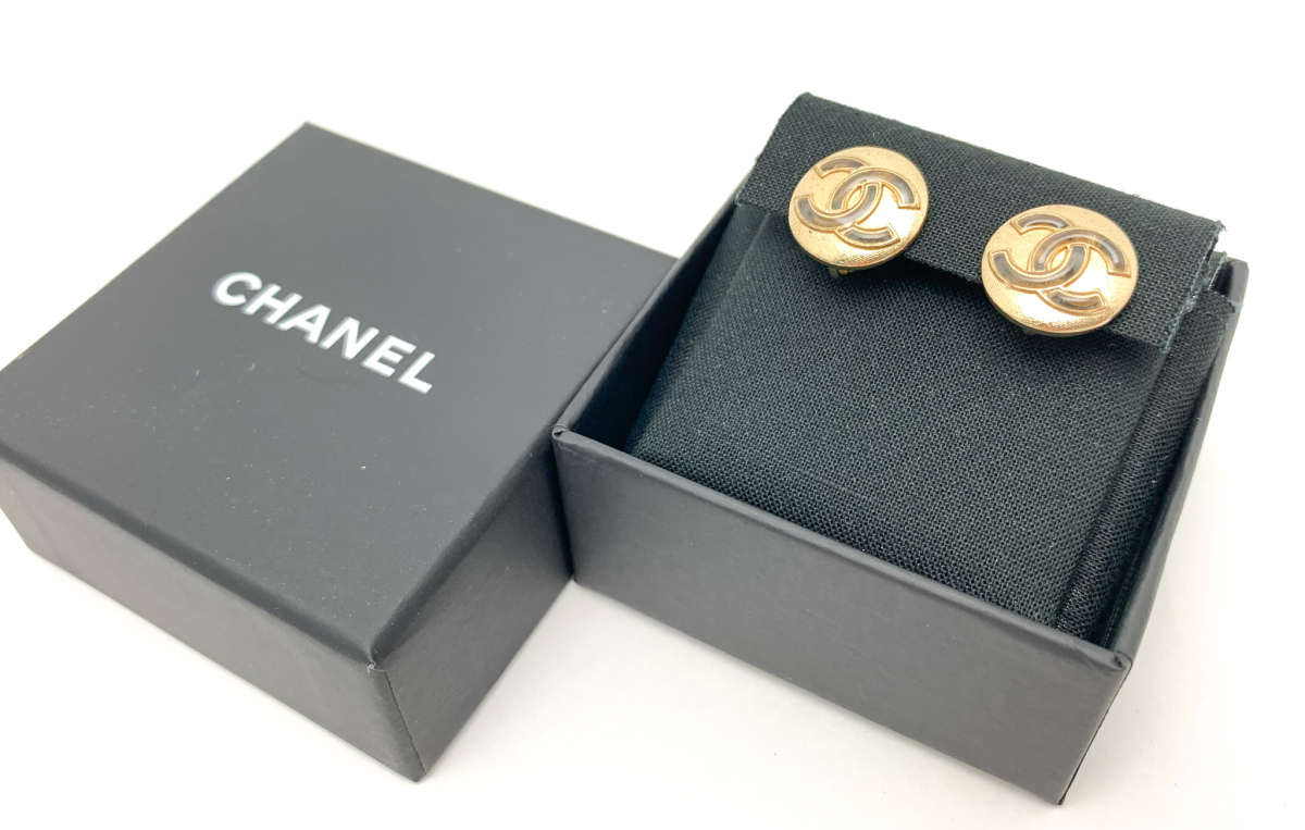 CHANEL シャネル ココマーク ゴールドカラー イヤリング A18K