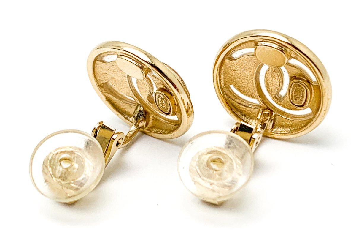 CHANEL シャネル ココマーク ゴールドカラー イヤリング A18K