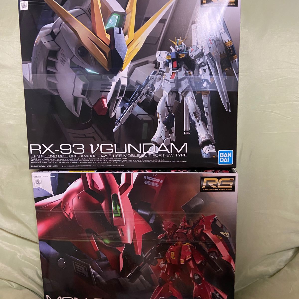 2個セット νガンダム と サザビー (1/144スケール リアル 2個セット νガンダム と サザビー (1/144スケール リアル