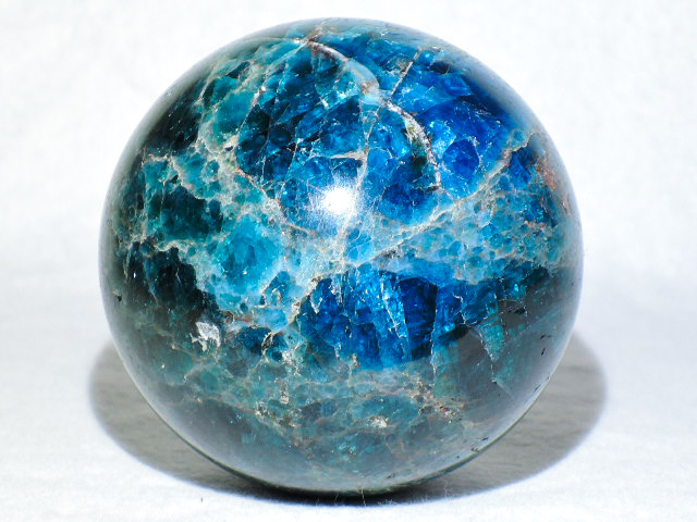大玉 地球のようなブルーアパタイト 60mm/386g 丸玉台座付き 天然石燐灰石 スフィアボール鉱物置き石 パワーストーン kamesan