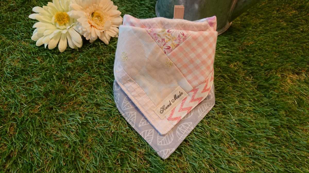  hand made baby's bib reversible both sides double gauze baby baby's bib neck around approximately 35cm.....No.847