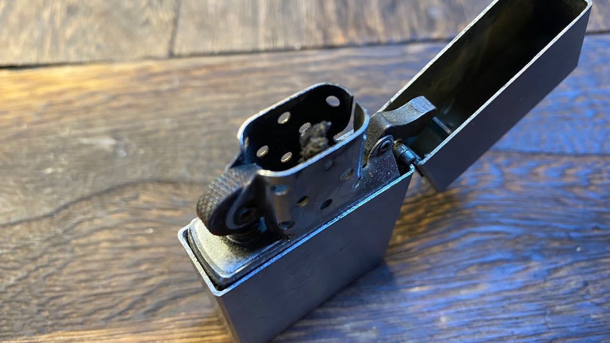 Zippo 1932 Replica 2nd Release シャープ無地シンプルでゴツい