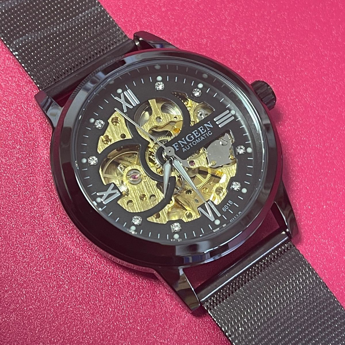 新品 FNGEEN ファッション機械式時計 メンズスケルトンデザイン ブラックメッシュストラップ 防水 男性 自動巻腕時計｜PayPayフリマ