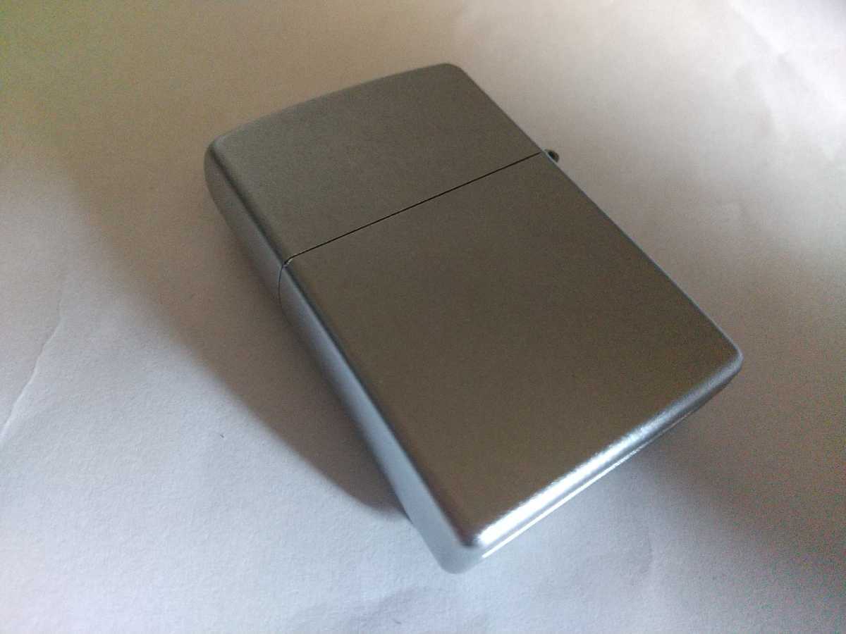 良デザイン重厚メタル付のZippo！！2002年製！ビンテージ年代物ジッポー！！_画像3