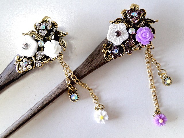 [ unused ] wooden ornamental hairpin 2 pcs set (16cm)[ postage outside fixed form 120 jpy ] purple * white 