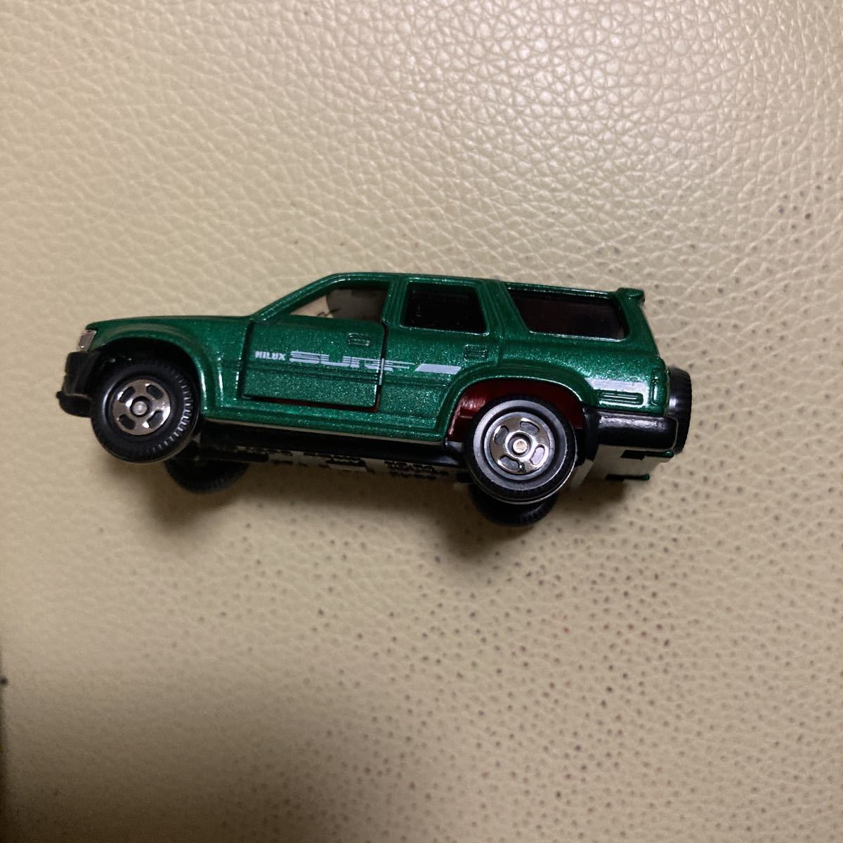 トミカトヨタハイラックスサーフ4WDトヨタ東富士研究所特注 トミカトヨタハイラックスサーフ4WDトヨタ東富士研究所特注
