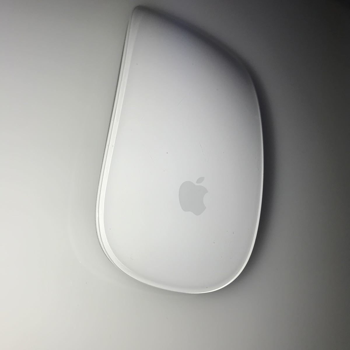 Apple ワイヤレスマウス A1296 Magic Mouse 美品　iPadでも使用可能！　動作良好
