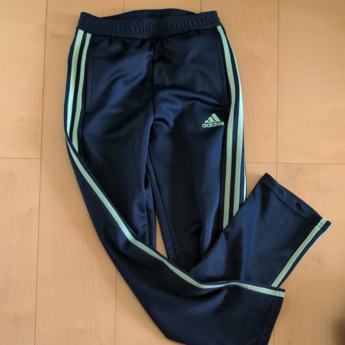 adidasジャージ 上下セット　140