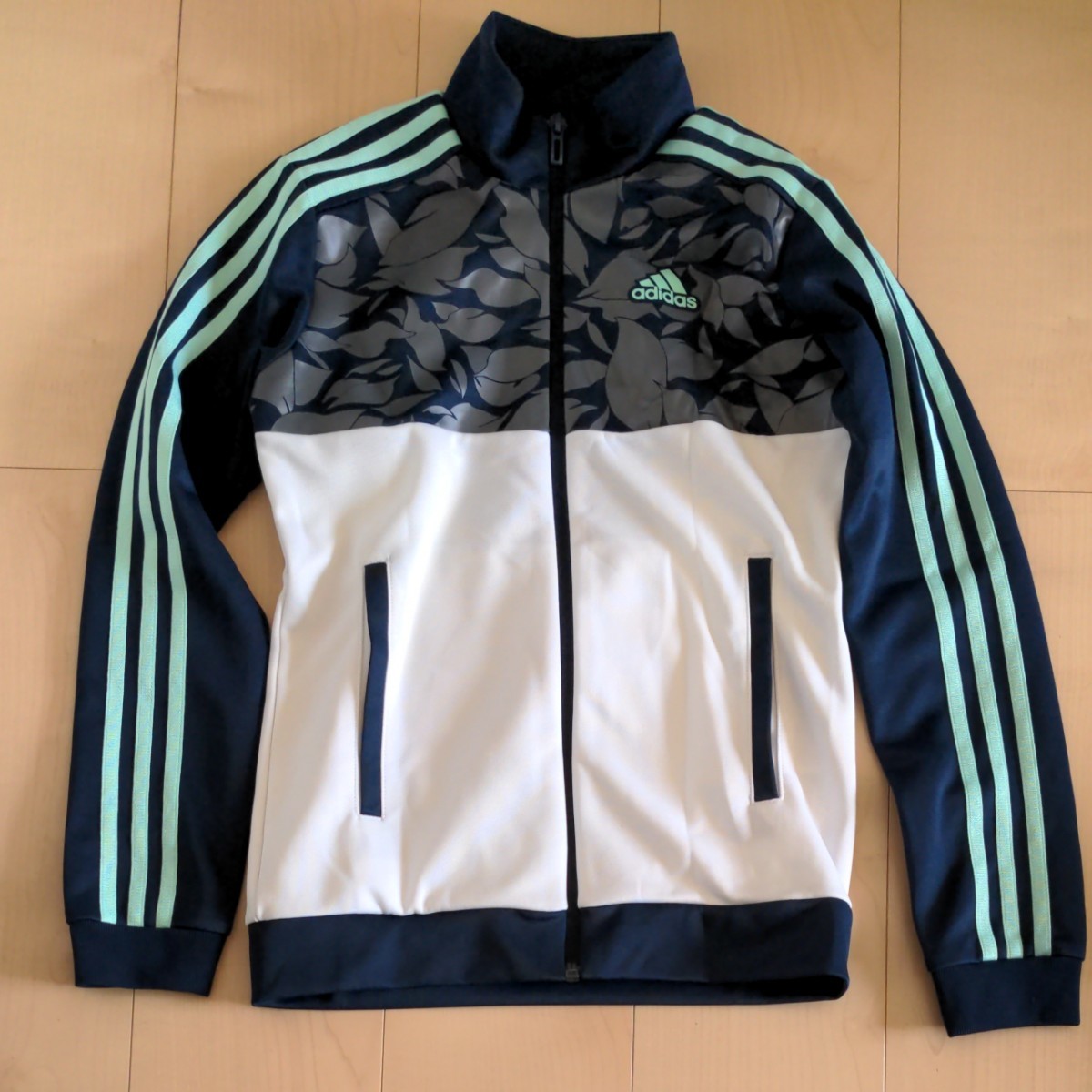 adidasジャージ 上下セット　140