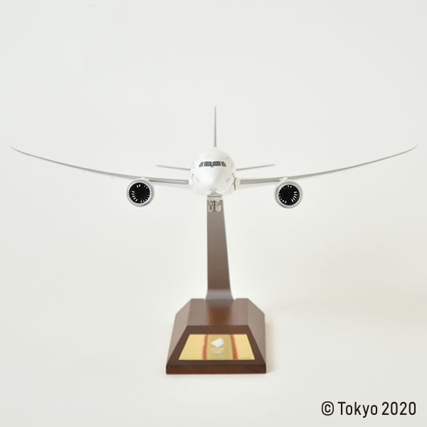 新品東京2020オリンピック聖火特別輸送機TOKYO2020号1/200未使用品