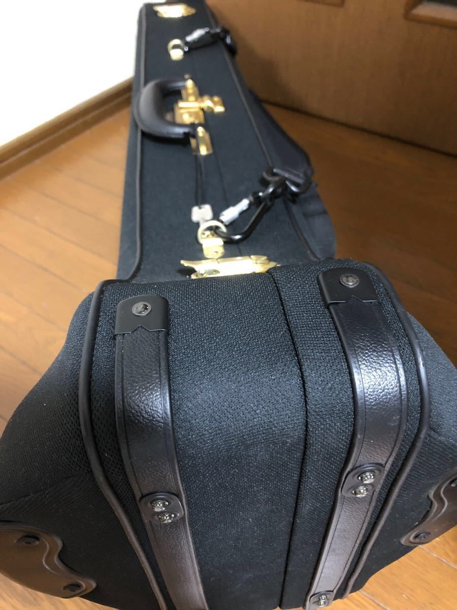 Bach』純正 テナーバストロンボーンハードケース 鍵付き 美品 Bach』純正 テナーバストロンボーンハードケース 鍵付き 美品