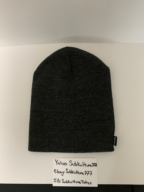 【新品】 Supreme　シュプリーム　CLASSIC DARK GREY Logo Beanie ビニ ダークグレー　帽子　F 希少_画像1