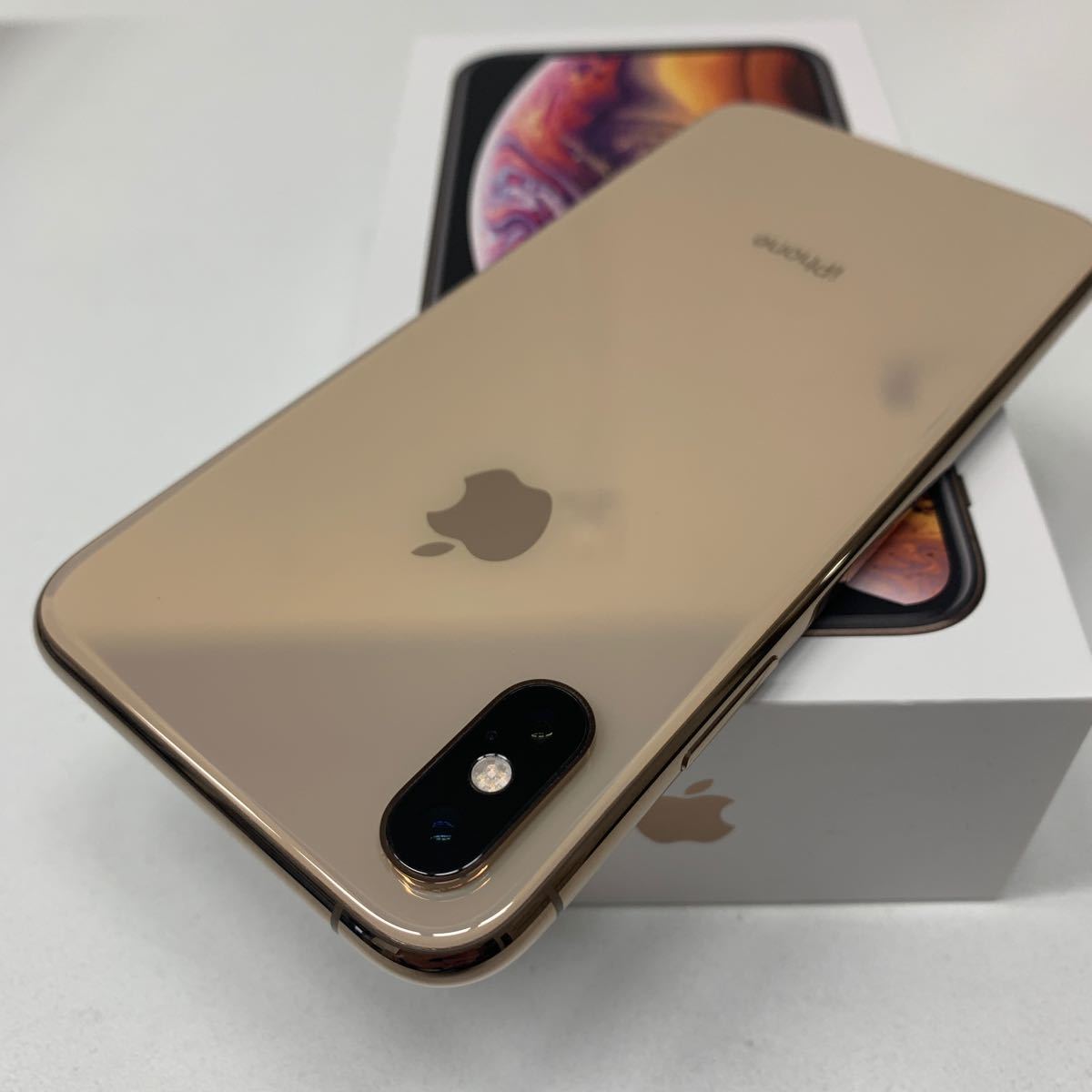 SIMフリー iPhone XS 64GB Gold バッテリー87% 極美品 <元箱+ SIMフリー iPhone XS 64GB Gold バッテリー87% 極美品 <元箱+
