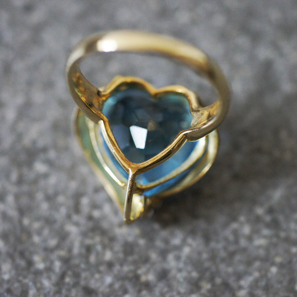 正規店得価 ヤフオク! - K18 YG 大粒 12ct ブルー トパーズ 天然