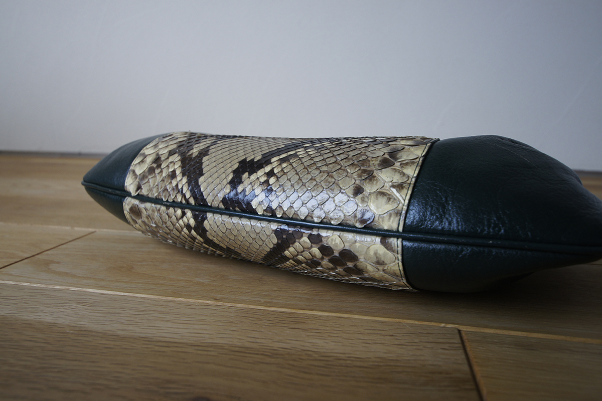  high class material python leather clutch bag lady's bag . leather leather he screw ne-k Vintage fashion green beige 