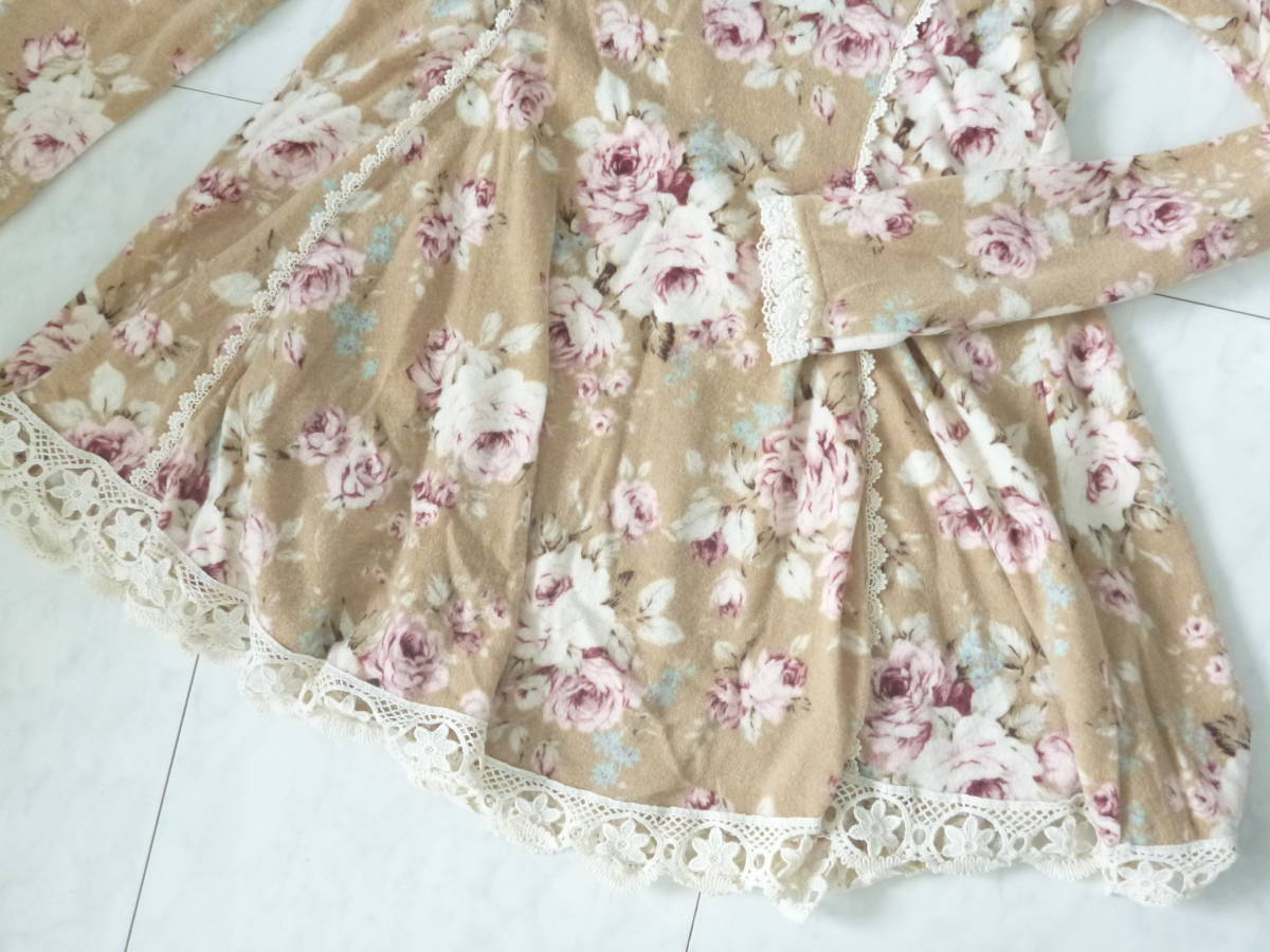 スイーツ柄 ブルー 新品 LIZLISA リズリサ ベージュ 花柄刺繍